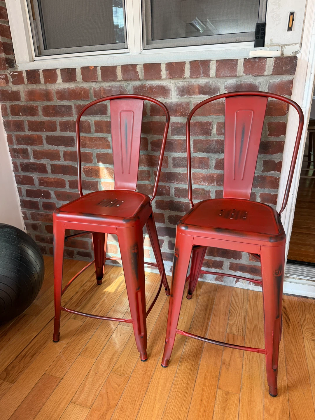 Red Metal Bar Stools Set of 2 - photo 4