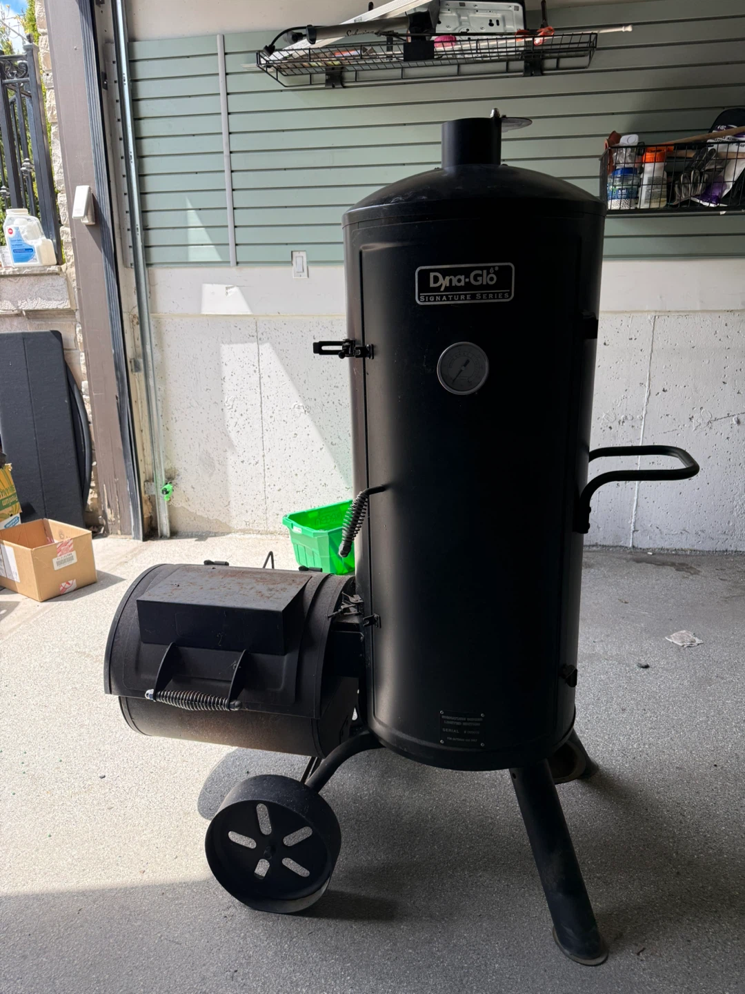 Dyna-Glo Signature Series Vertical Smoker - photo 3