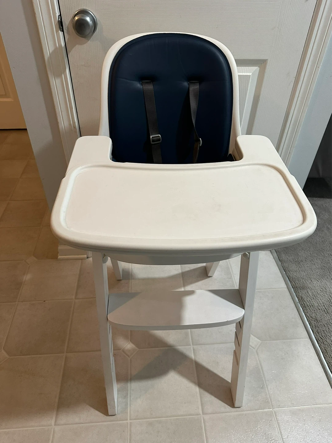 OXO White High Chair with Navy Blue Seat