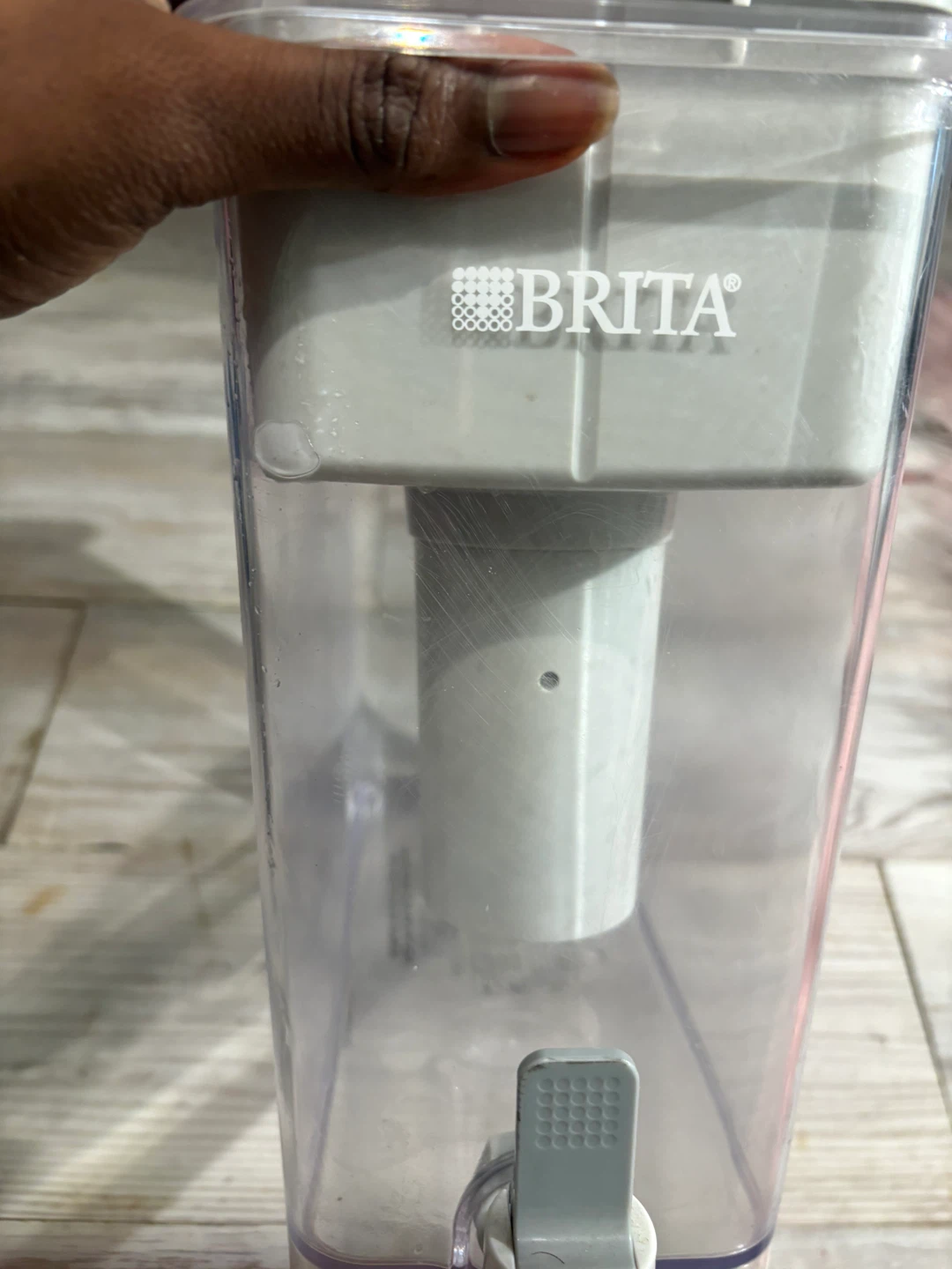 Brita 27 Cup Water Filter Dispenser + 1 Filter