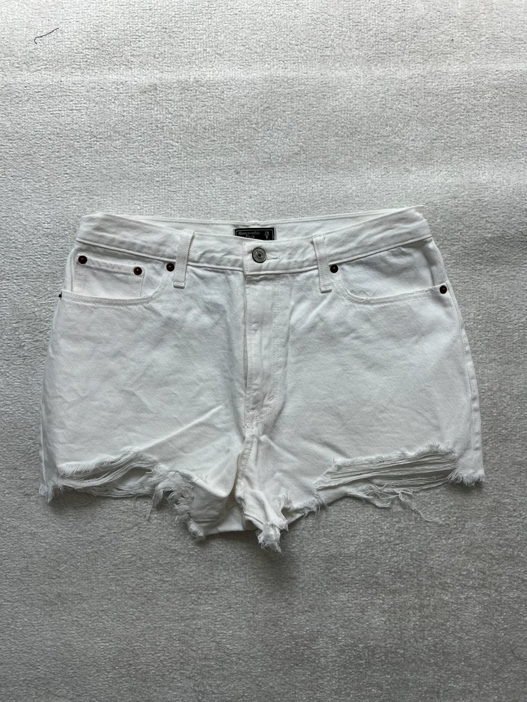 Abercrombie & Fitch White Annie High Rise Short