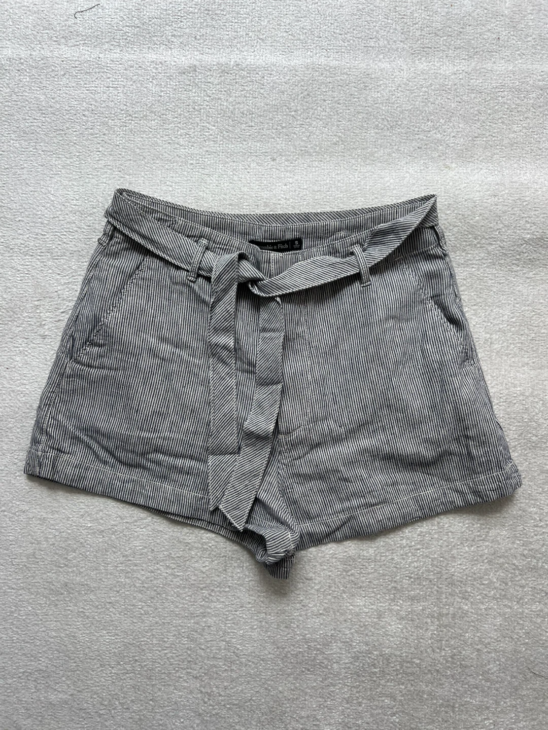 Abercrombie & Fitch Striped High-Waisted Shorts Size S