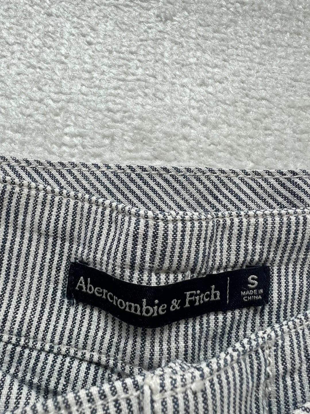Abercrombie & Fitch Striped High-Waisted Shorts Size S - photo 2