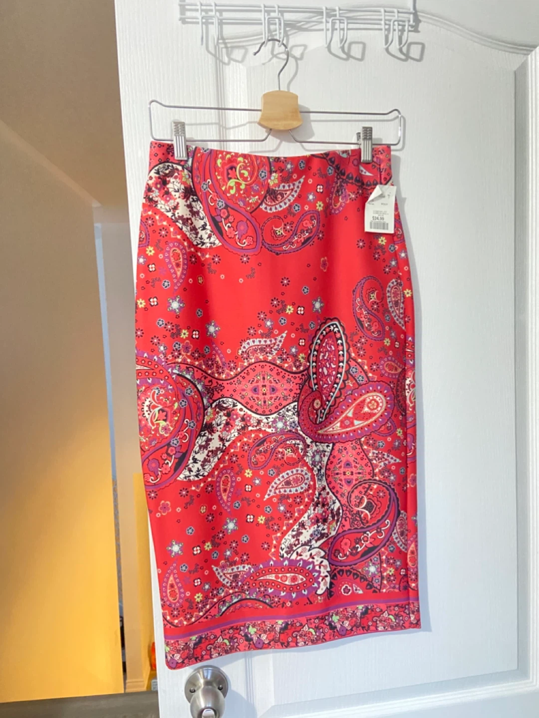 Black Scale Red Paisley Pencil Skirt Size S