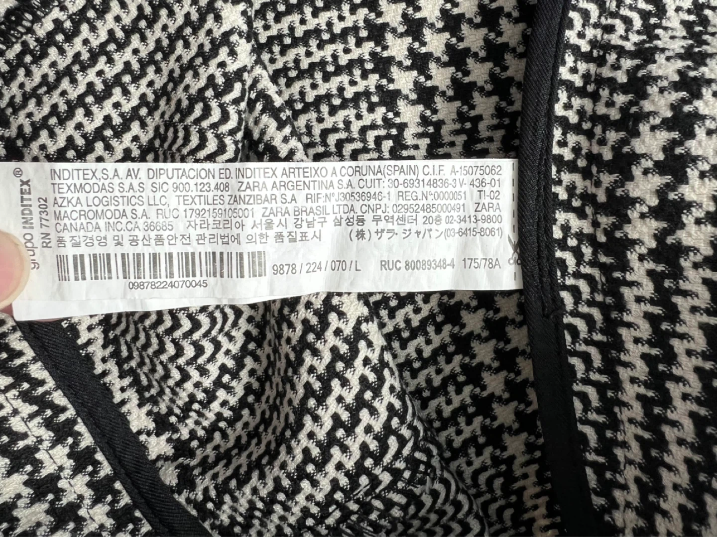 Zara Basic Collection Plaid Shorts - Size L - photo 3