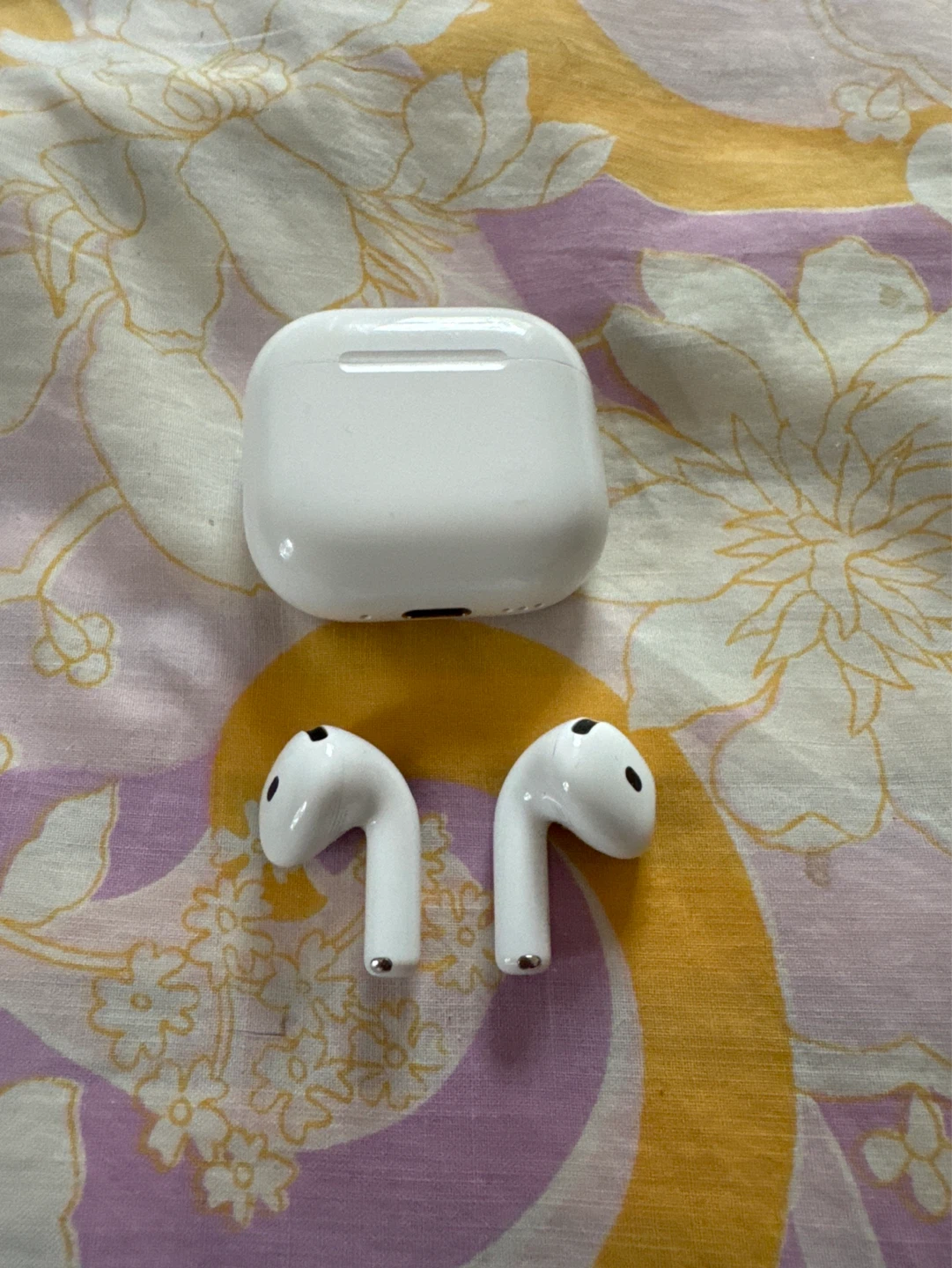 Apple AirPods 4 Wireless Earbuds