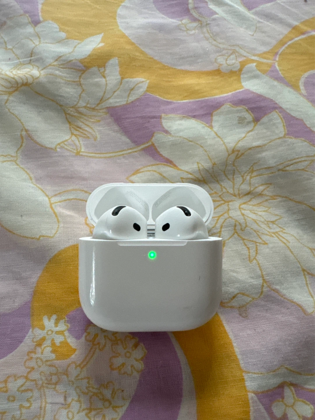 Apple AirPods 4 Wireless Earbuds - photo 4