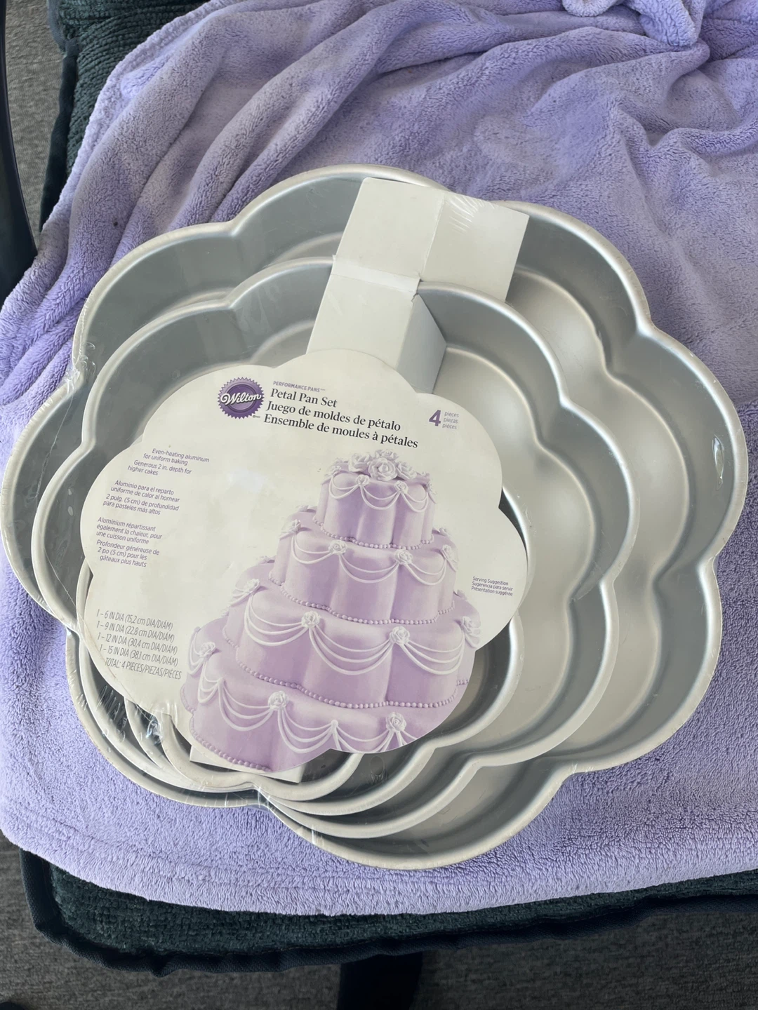 Wilton Petal Pan Set - 4 Pieces