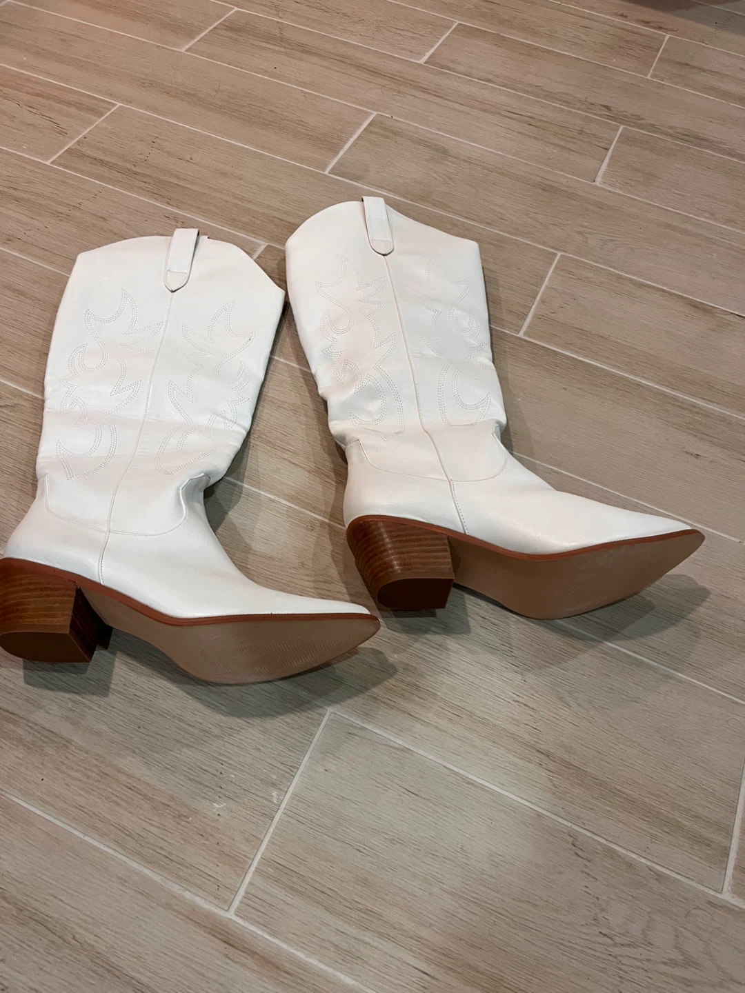 Brand NEW — Size 11 White Cowboy Boots Block Heel - photo 2