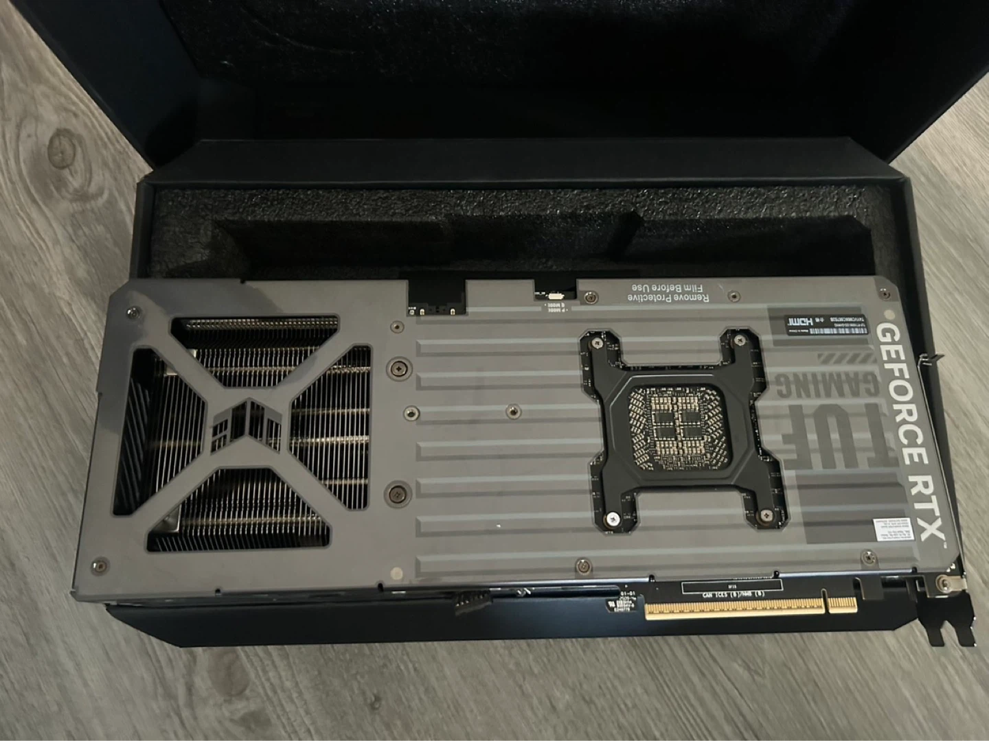 ASUS TUF GAMING GeForce RTX 5090 Graphics Card - photo 4