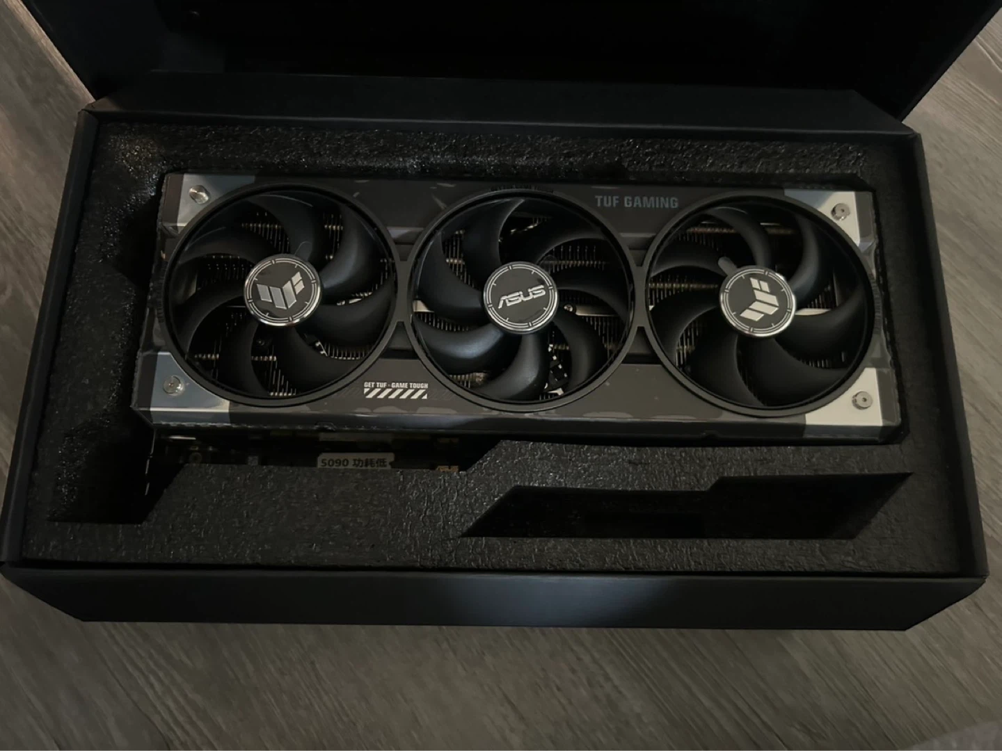 ASUS TUF GAMING GeForce RTX 5090 Graphics Card - photo 3