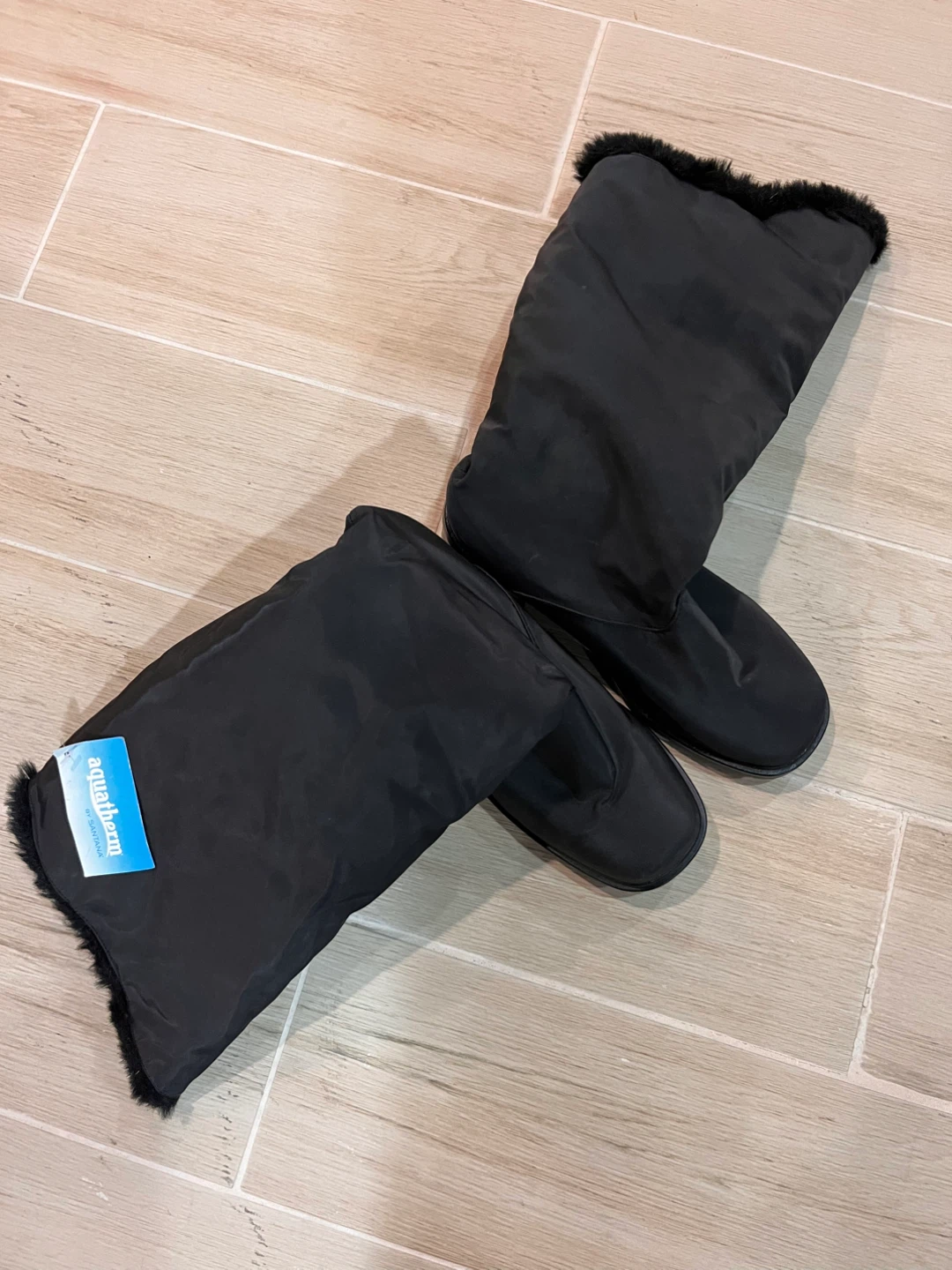 Size 6 Women Black Aquatherm Faux Fur Trimmed Boots - photo 3