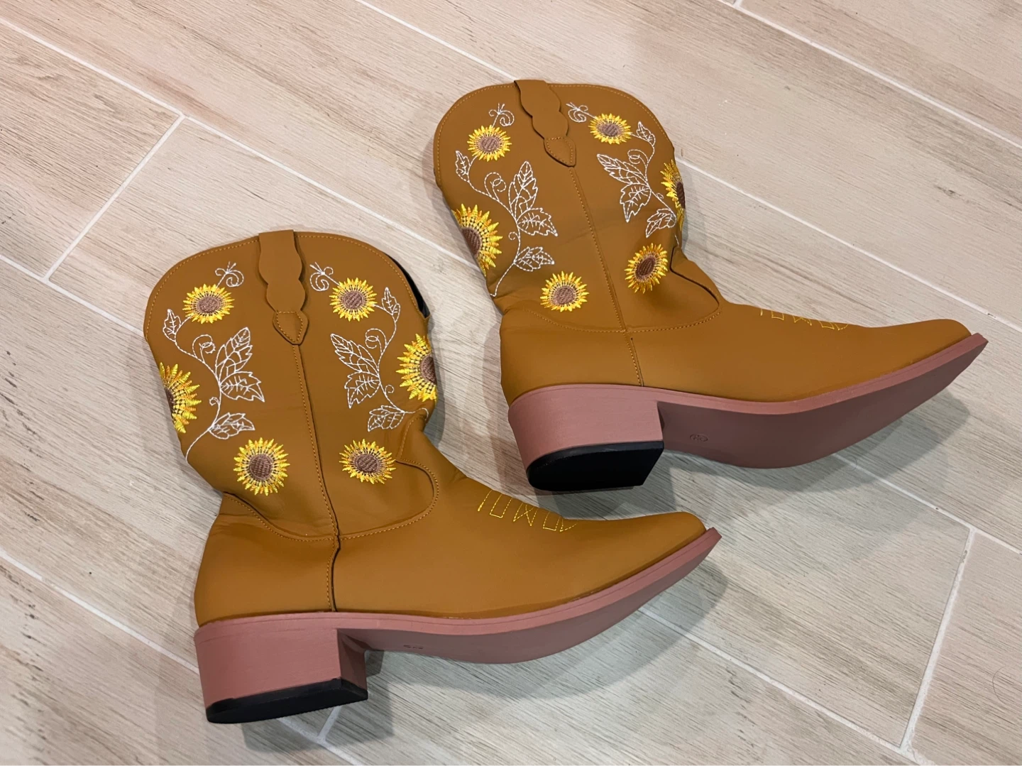 NEW Cowboy Boots with Sunflower Embroidery Size 43 (11.5 US) - photo 2