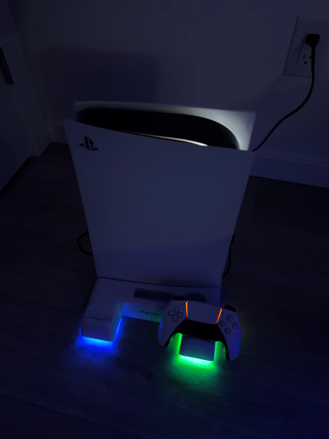 Playstation 5 and Charging Station with RGB Lights - photo 3