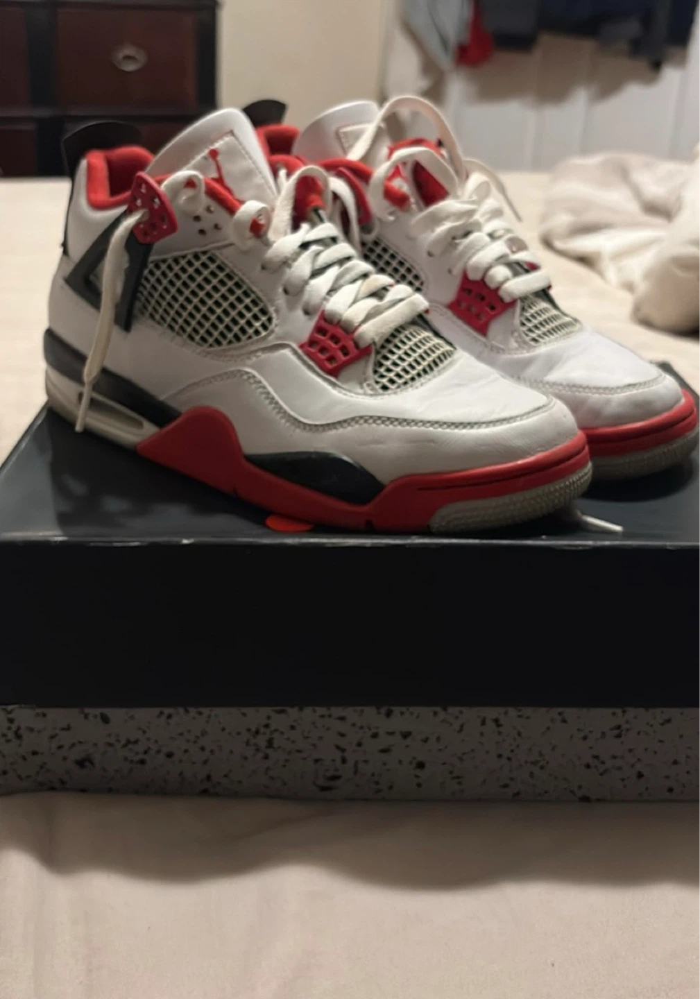 Air Jordan 4 retro ( fire red )