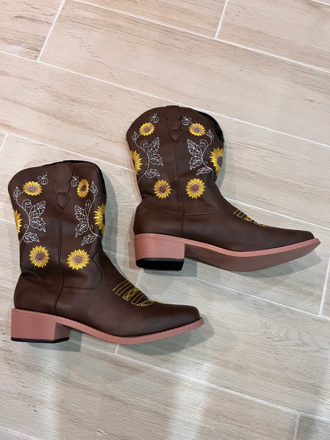 NEW Brown Cowboy Boots with Sunflower Embroidery Size 42 (11 US)