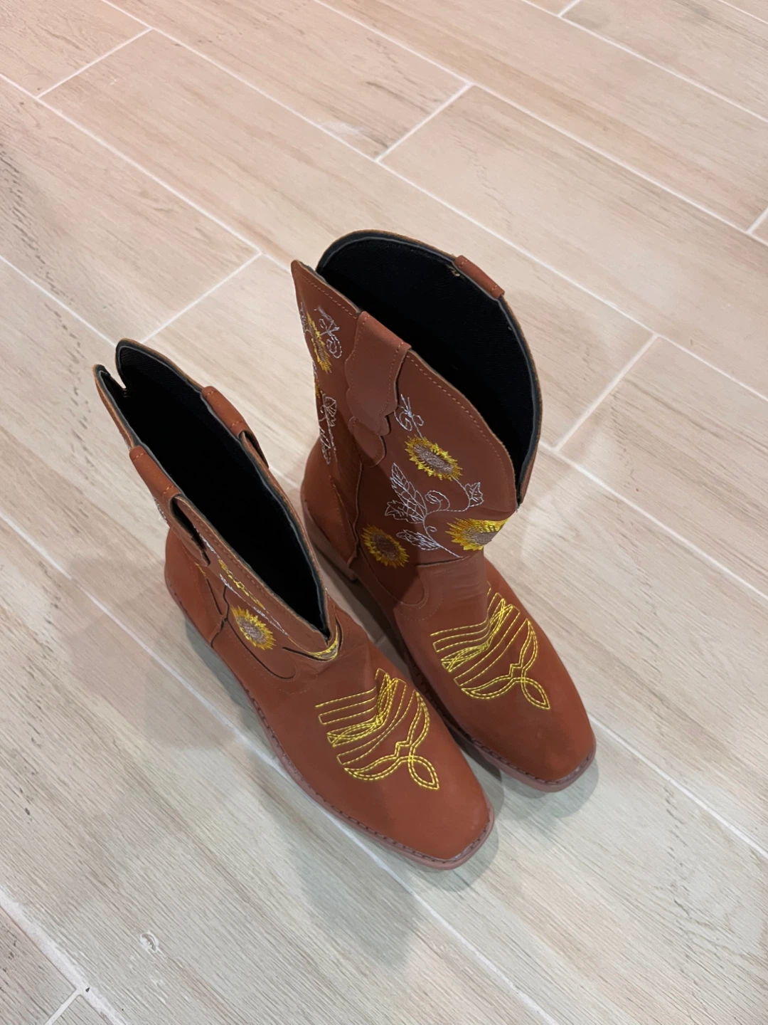 NEW Brown Cowboy Boots Sunflower Embroidery Size 37 (6.5 US) - photo 3