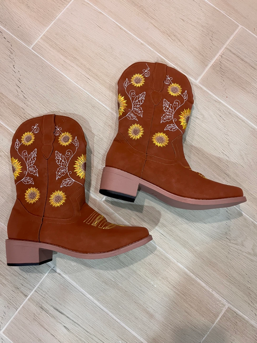 NEW Brown Cowboy Boots Sunflower Embroidery Size 37 (6.5 US)
