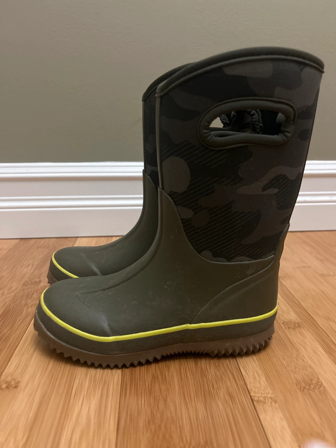 Kids' Bogs Camo Rain Boots Size 13 - photo 2