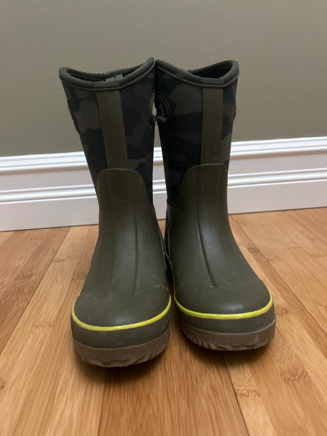 Kids' Bogs Camo Rain Boots Size 13