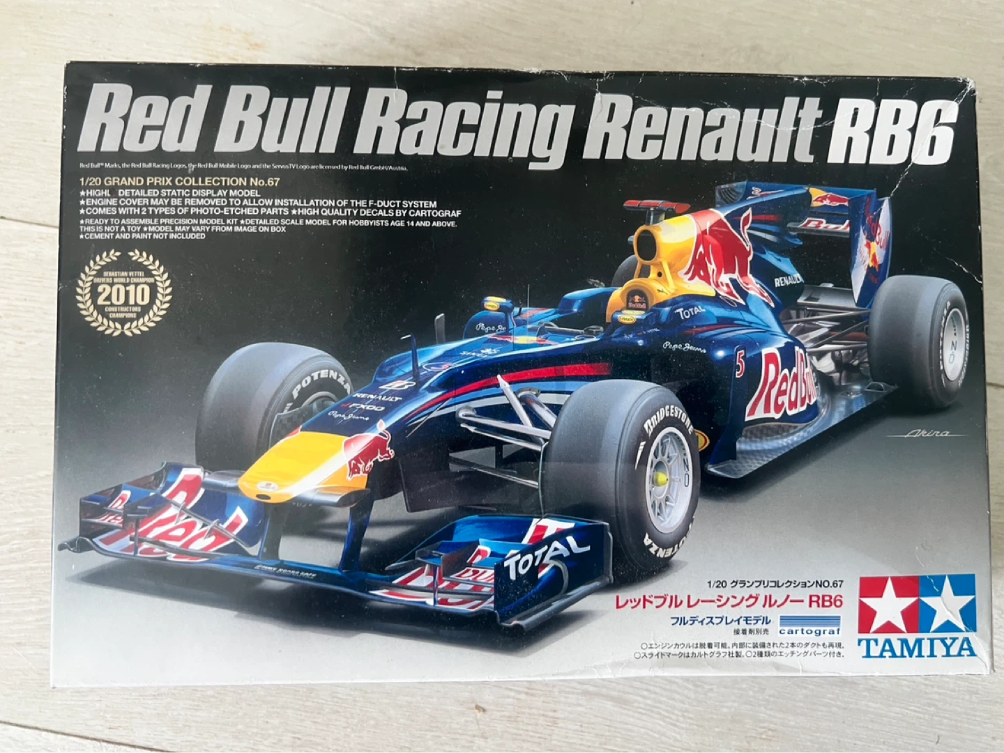 Red Bull Racing Renault RB6 and upgrade kit Model Kit