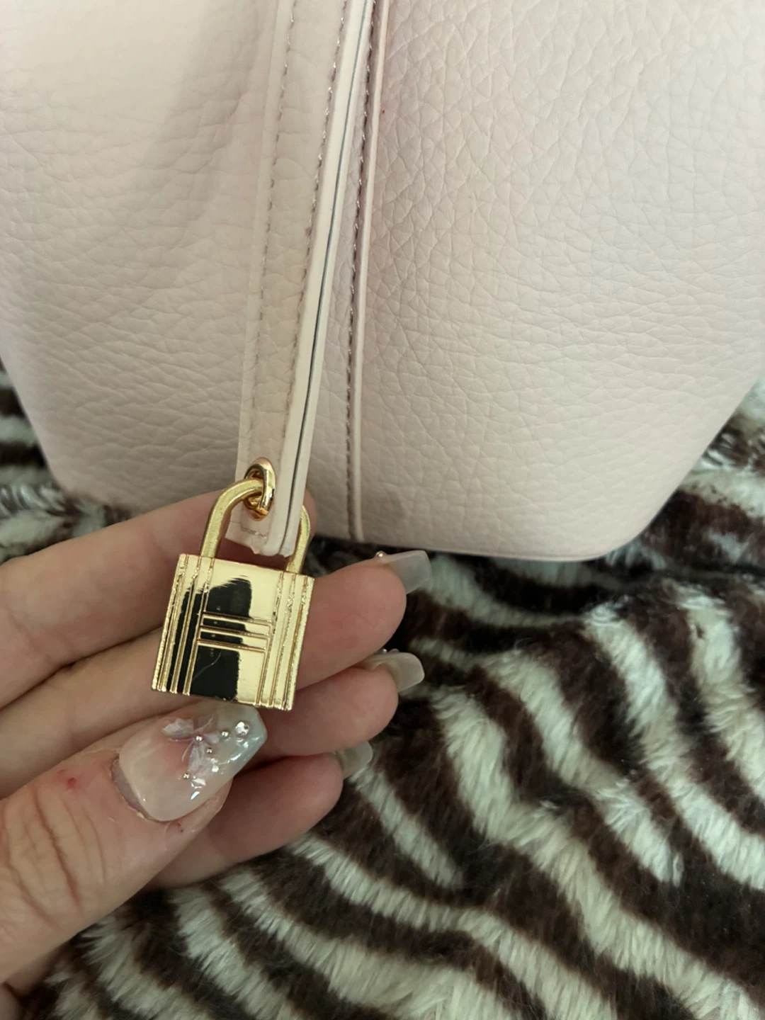 Pink Leather Bucket Bag with Lock Charm - photo 3