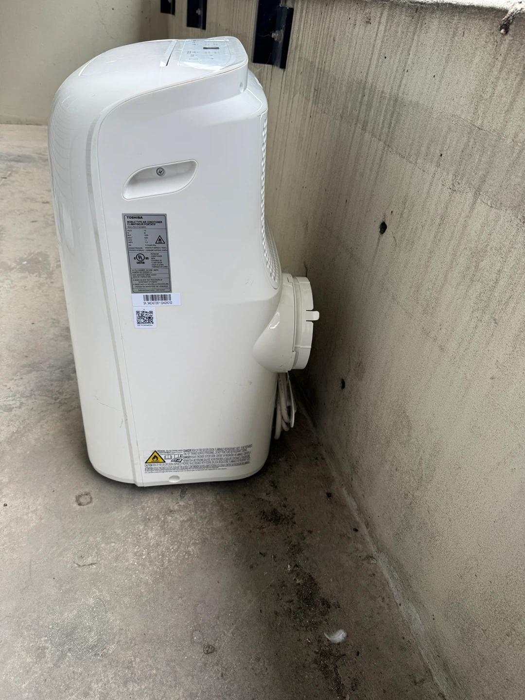 Toshiba Standing A/C Unit - photo 2
