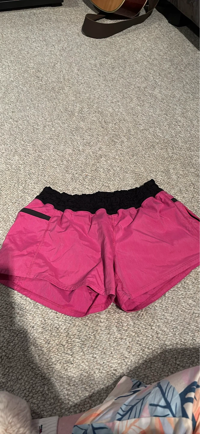 Lululemon Hotty Hot Shorts Size 6 Pink