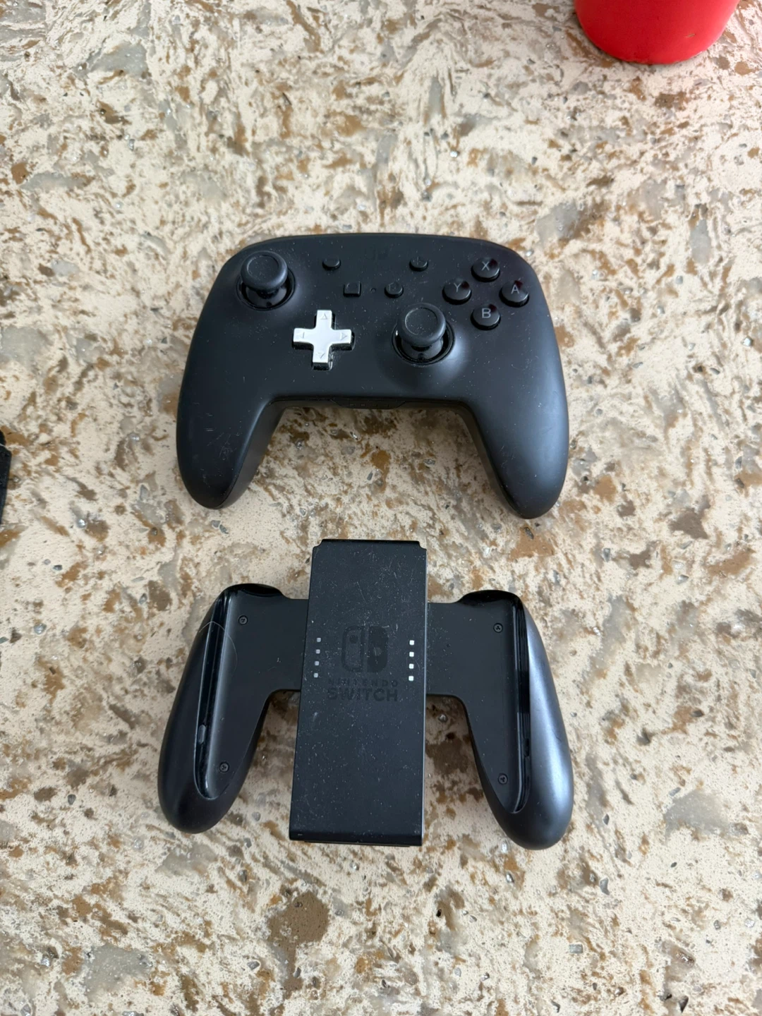 Nintendo Switch Pro Controller & Charging Grip