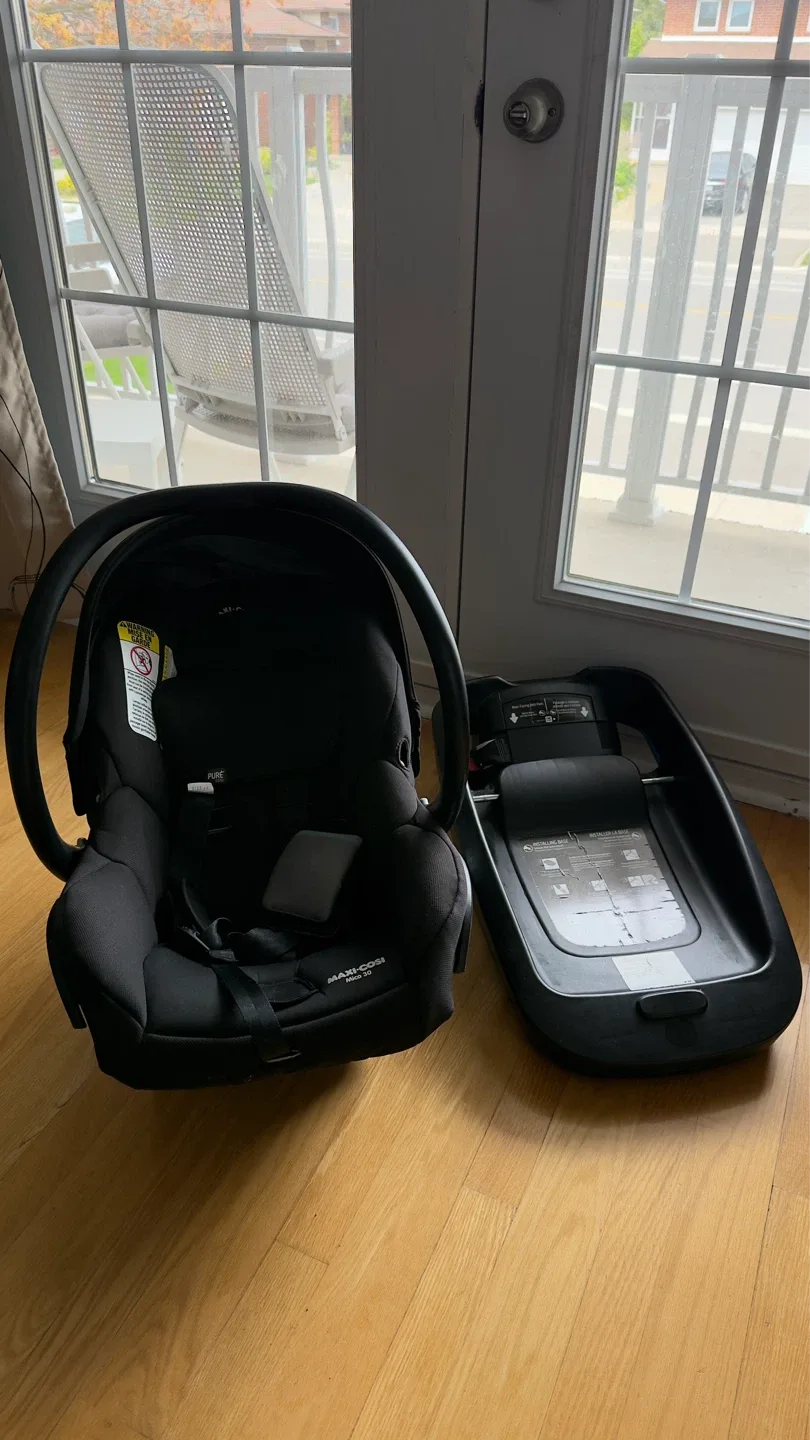 Maxi-Cosi Mica 30 Infant Car Seat with Base