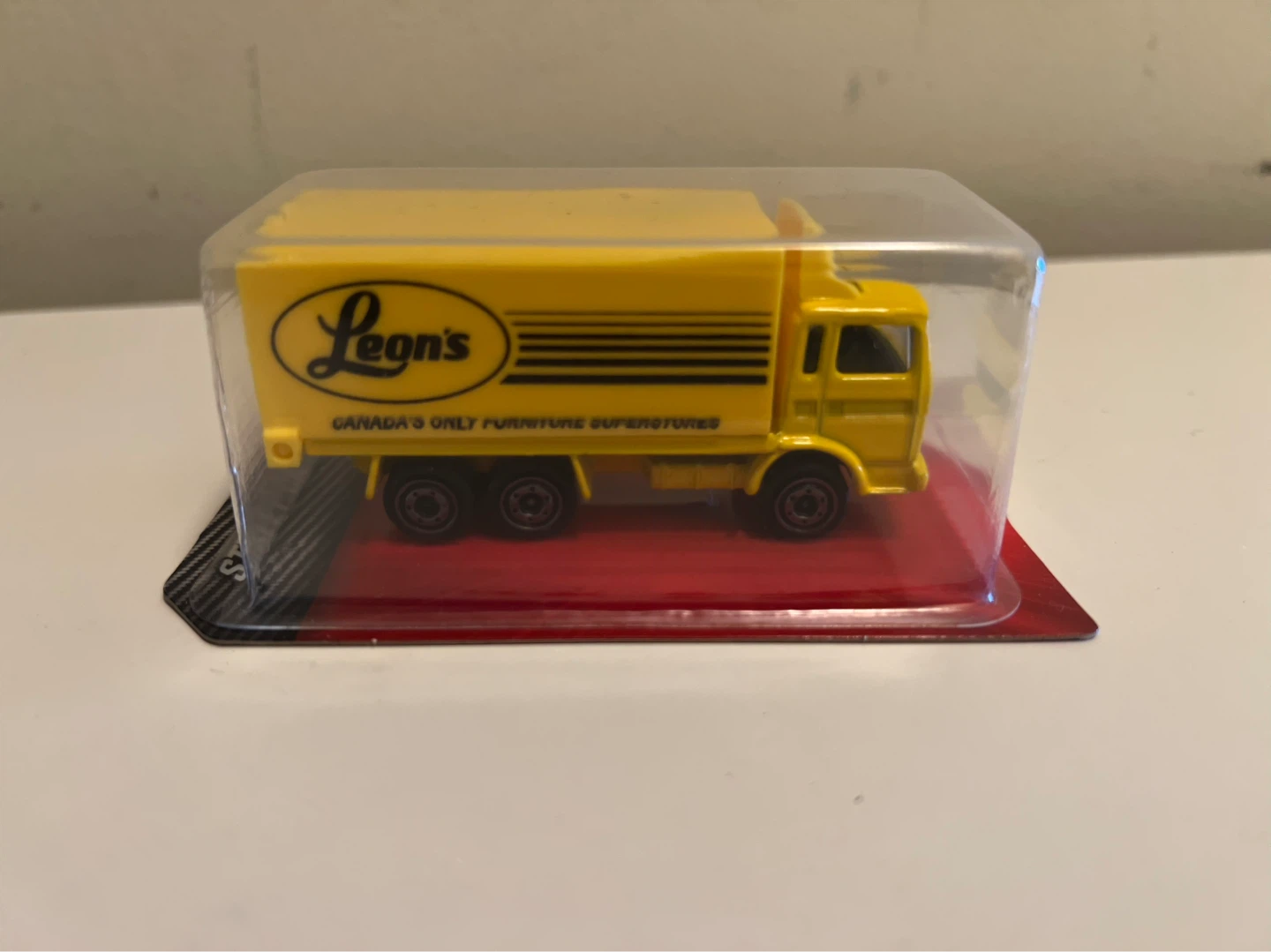 Majorette Leon's Canada Delivery Truck Toy - photo 3