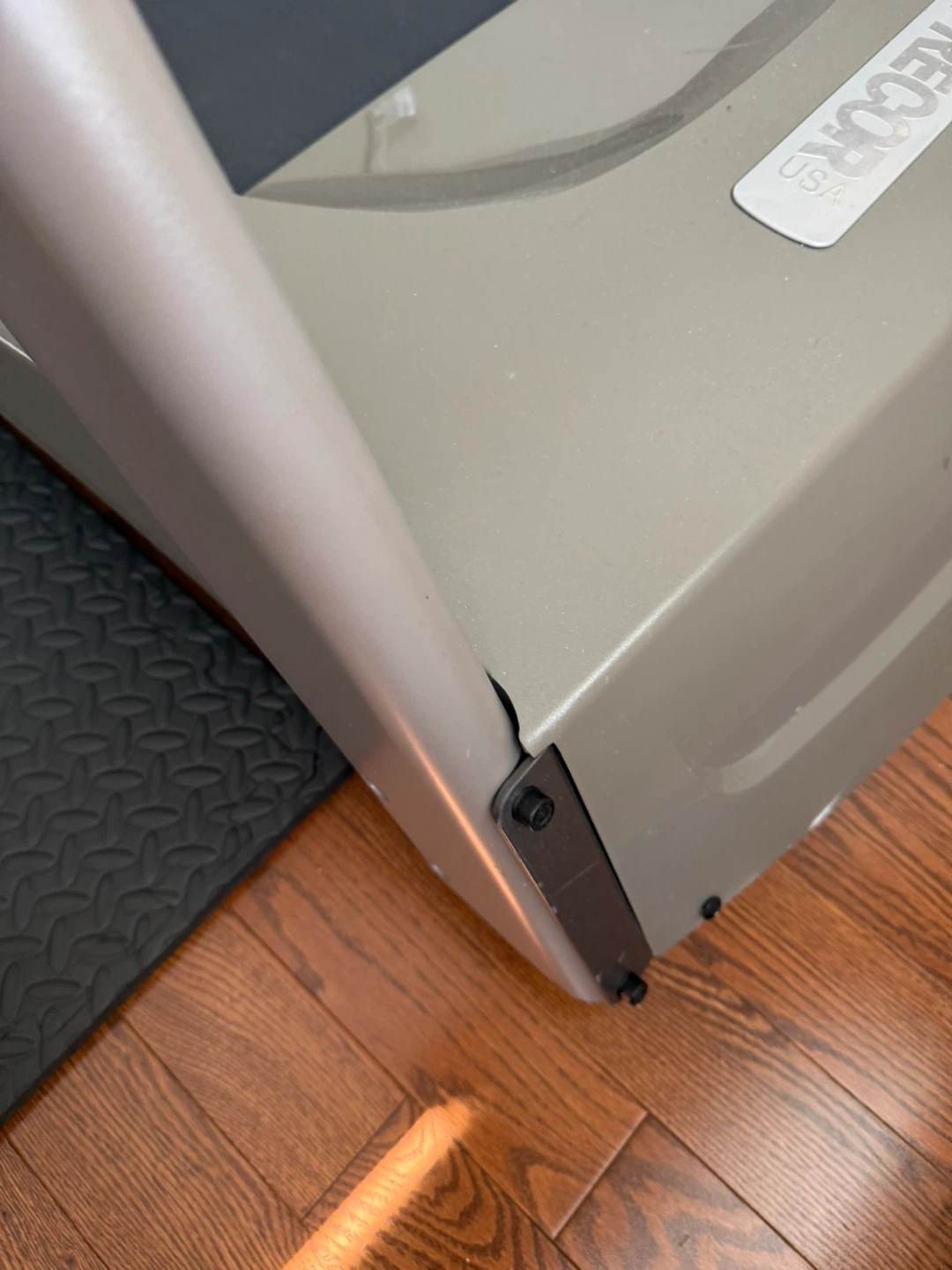 Precor 9.23 Treadmill - photo 3