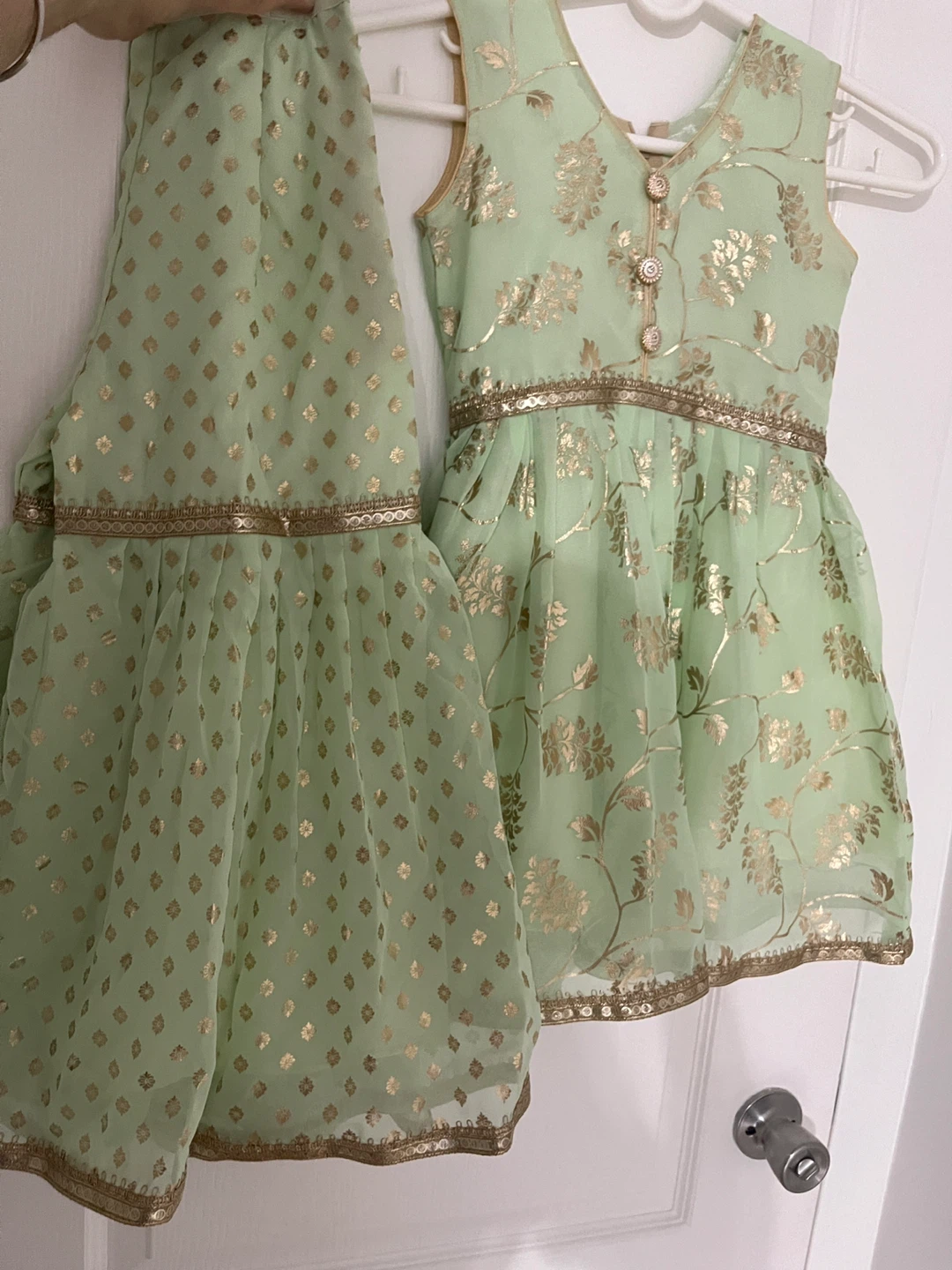 Light Green & Gold Baby Dress - photo 2