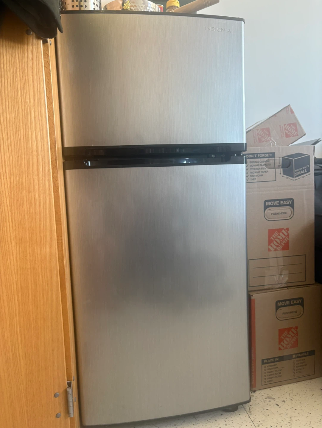 Insignia Refrigerator Freezer 4.3 cu ft