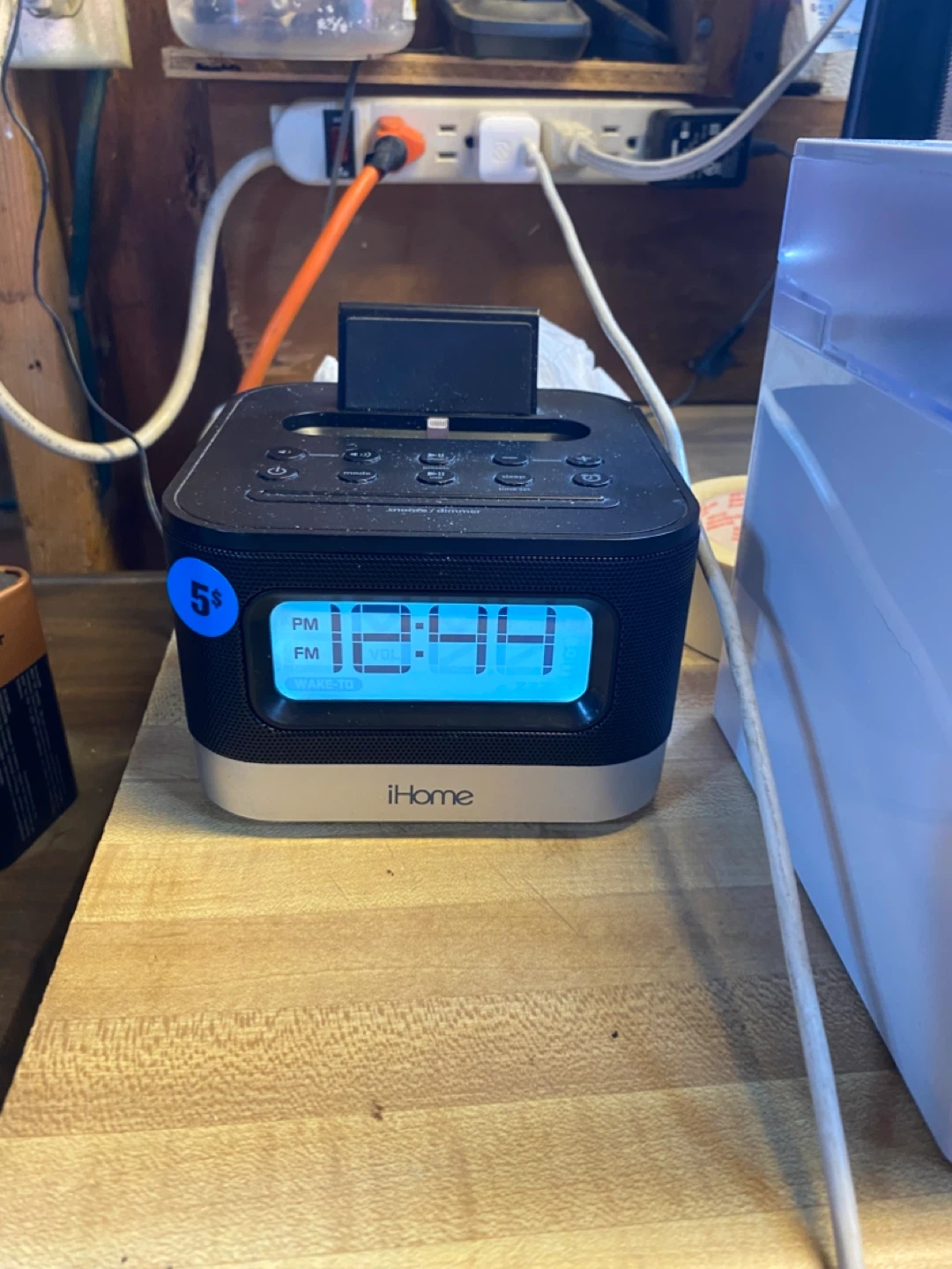 Radio iPhone charger alarm clock