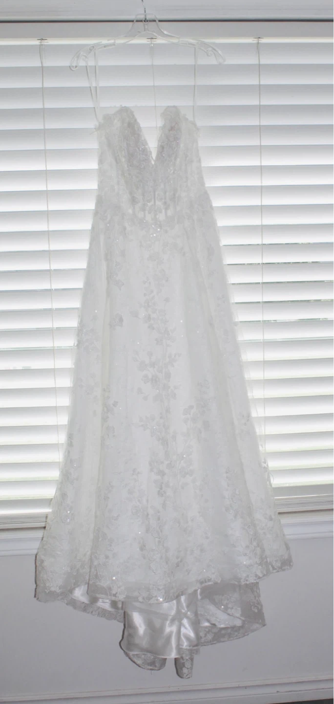 White Strapless Lace Wedding Dress - photo 3