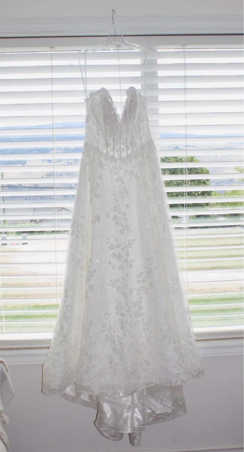 White Strapless Lace Wedding Dress