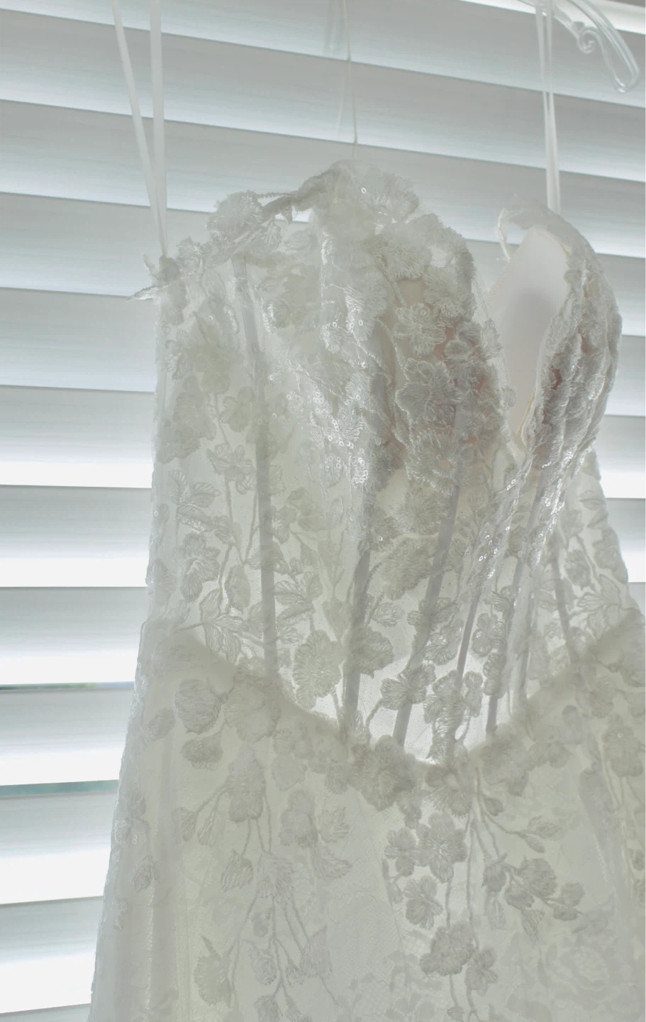 White Strapless Lace Wedding Dress - photo 2