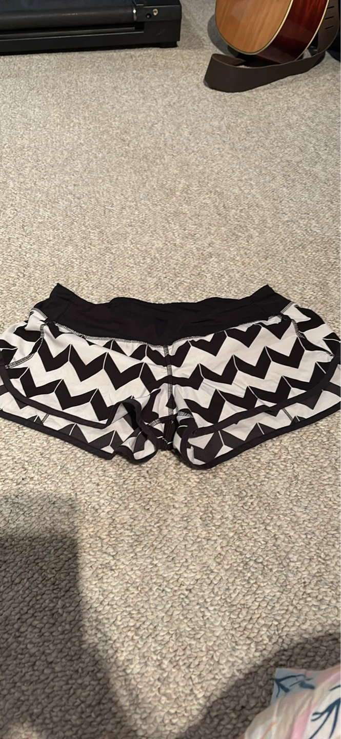 Lululemon Running Shorts Black & White Chevron Pattern