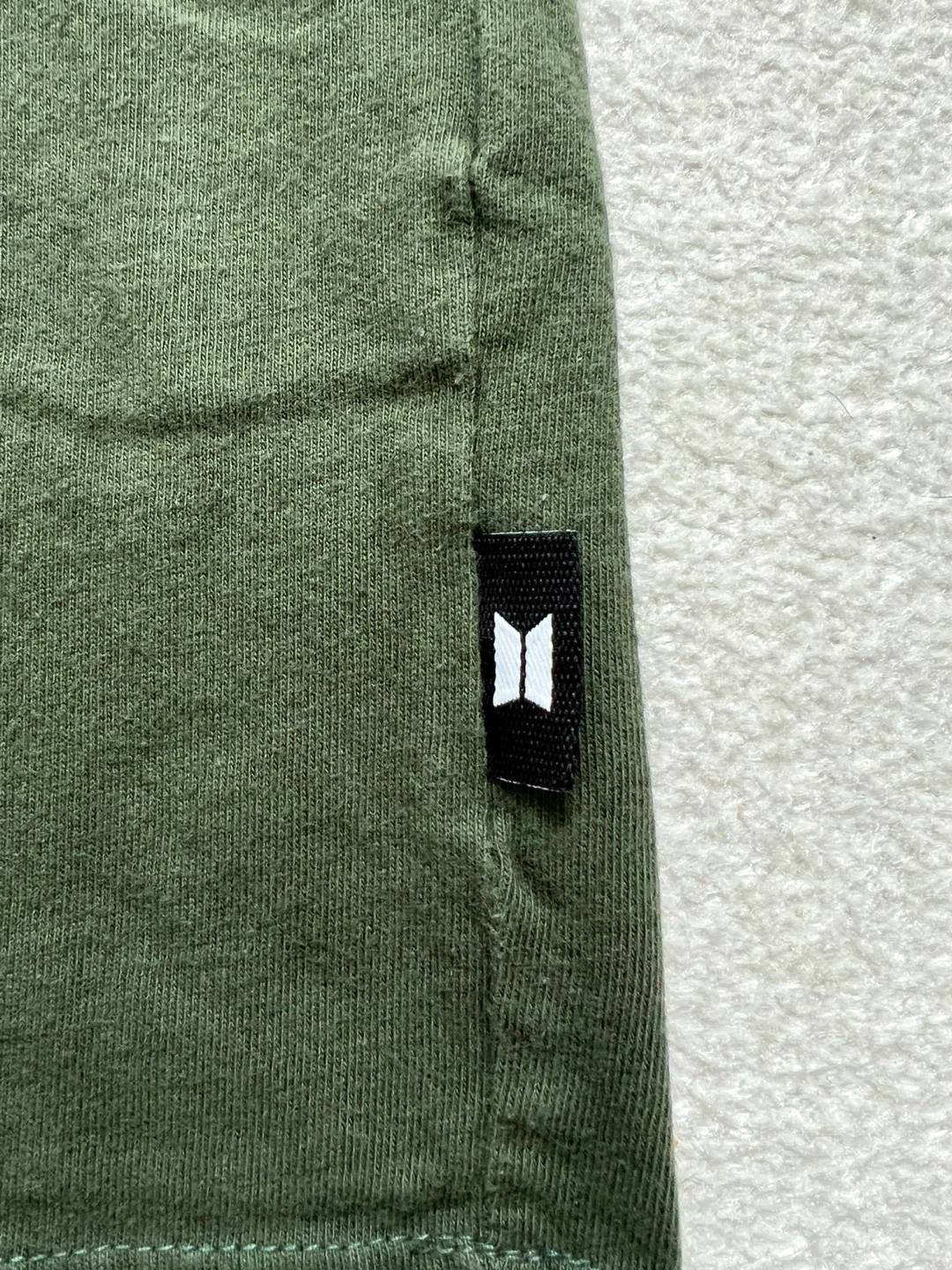 BTS "Boy With Luv" T-Shirt - Size L - Green - photo 3