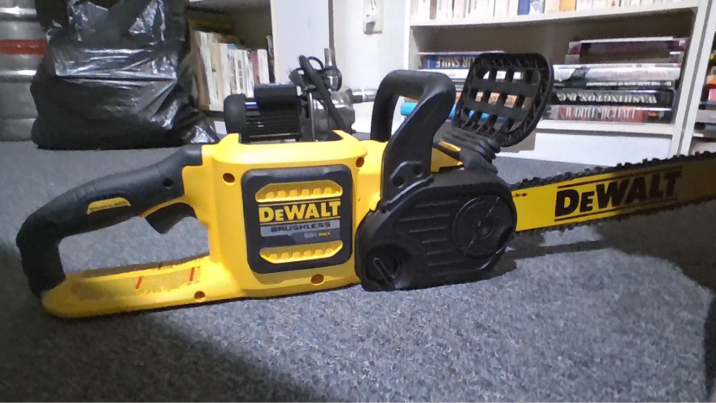DEWALT Brushless Chainsaw 16 inch - photo 4