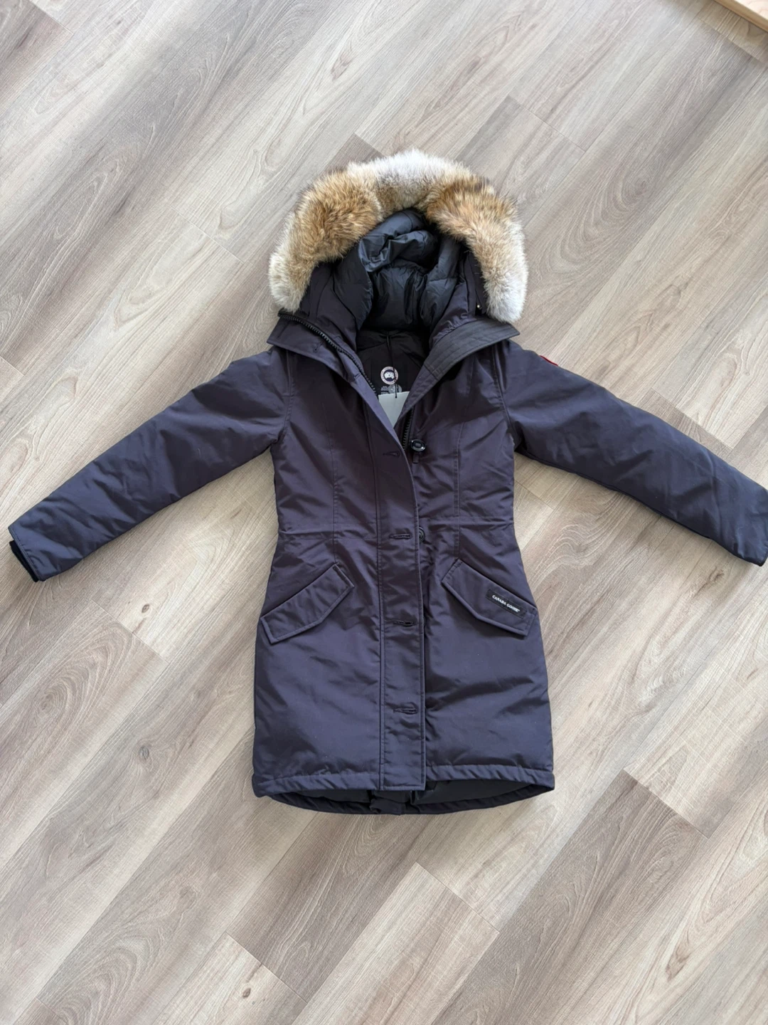 NWT Canada Goose Women's Parka - photo 2