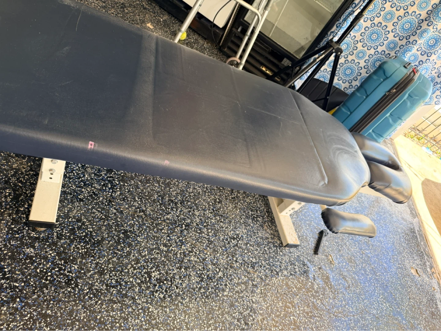 Massage Table - photo 3