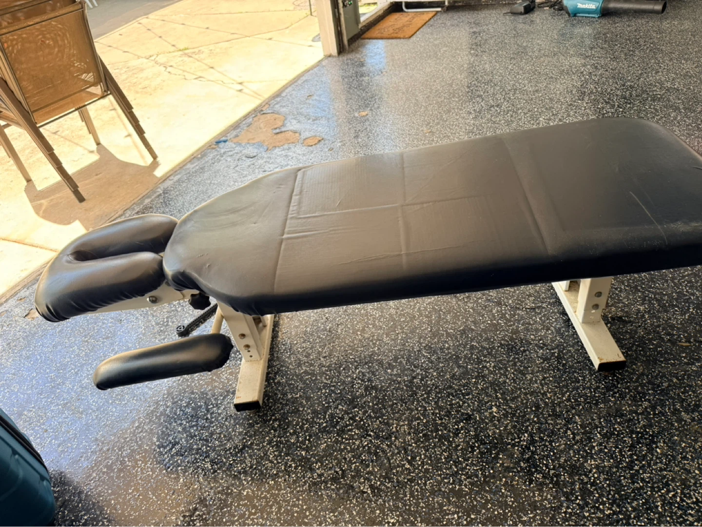 Massage Table - photo 2