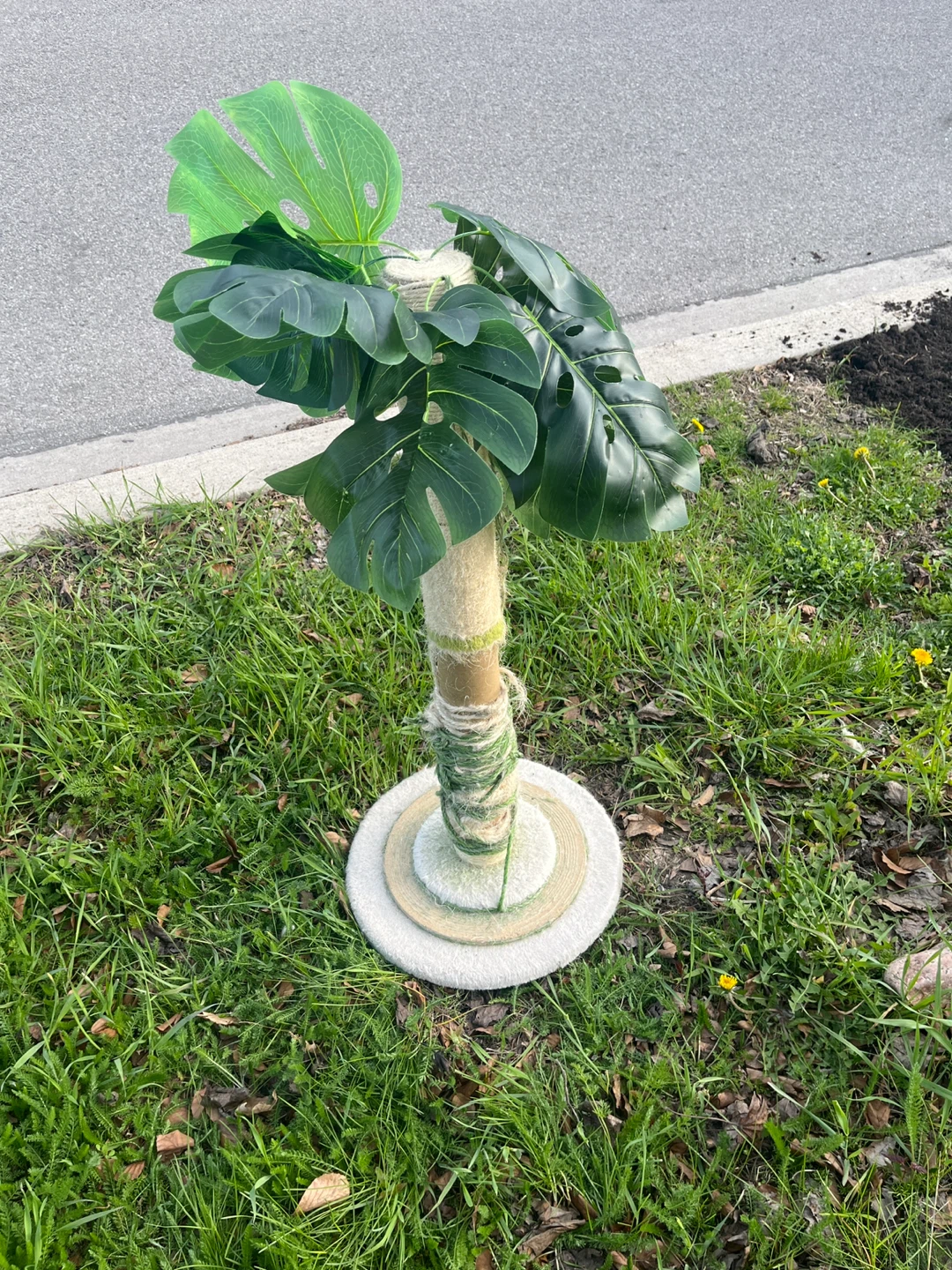 Cat Scratching Post with Faux Monstera Plant