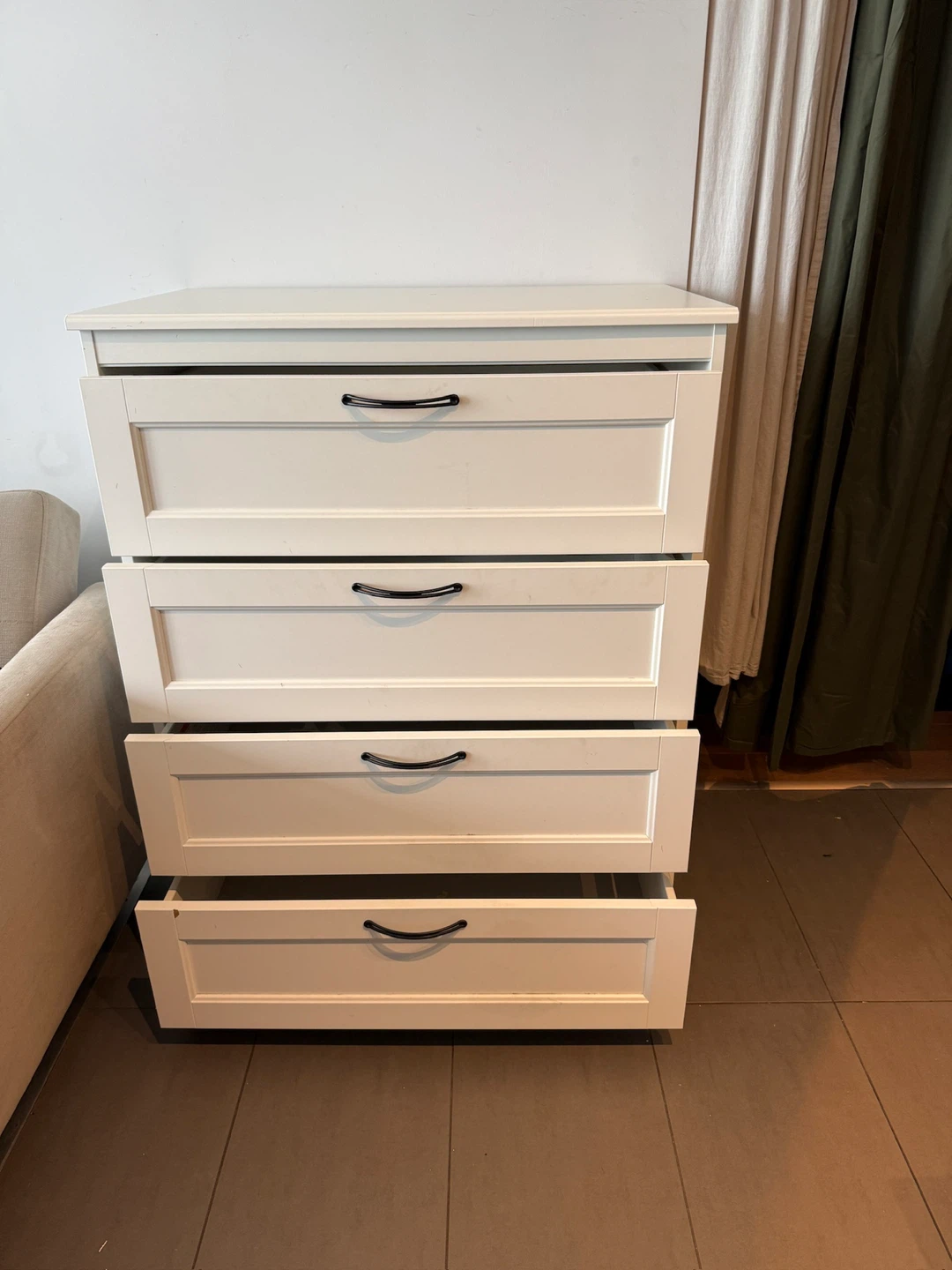 White 4-Drawer Dresser - photo 2