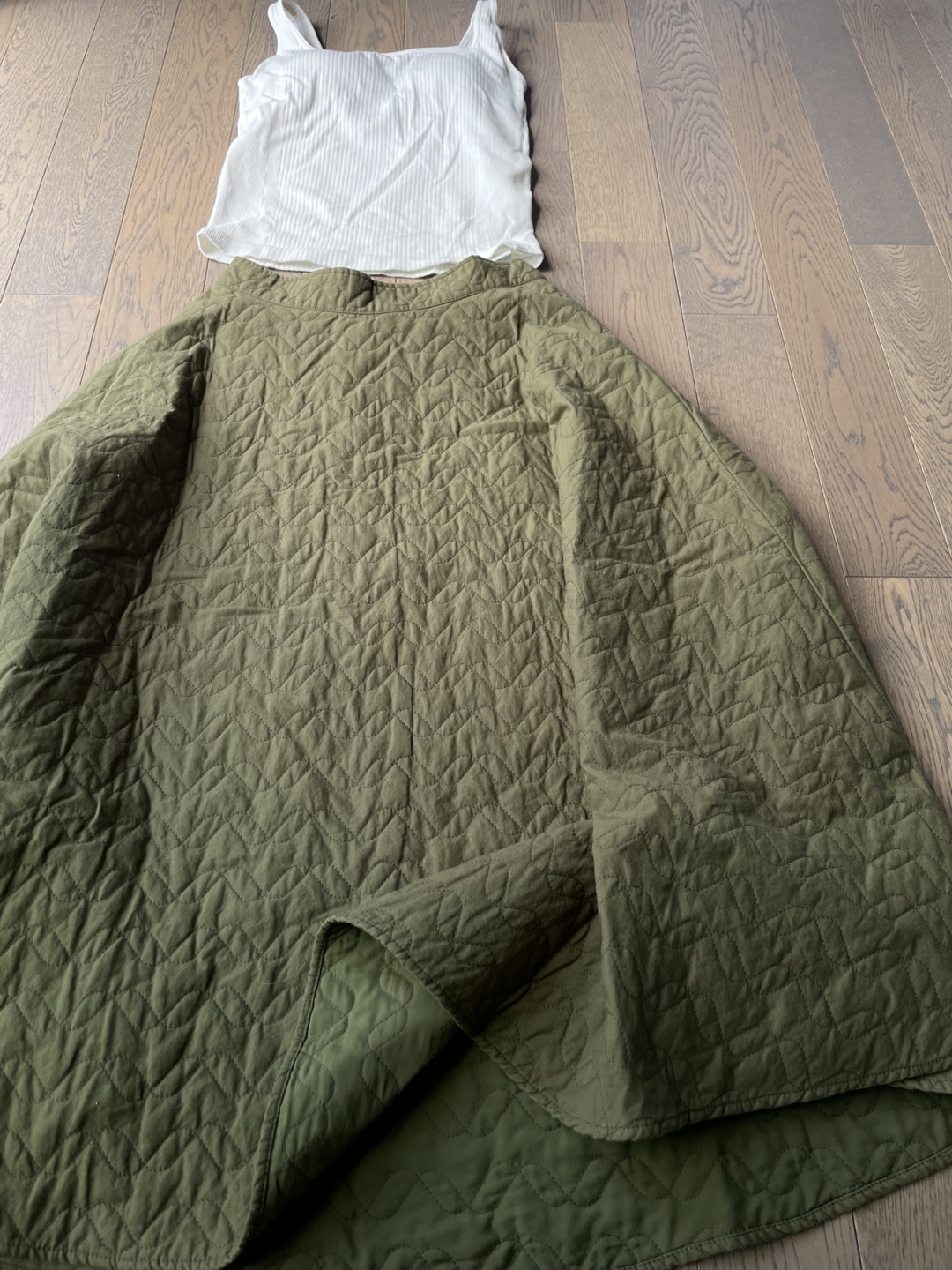 UNIQLO Quilted Skirt - Olive Green, size S - photo 3