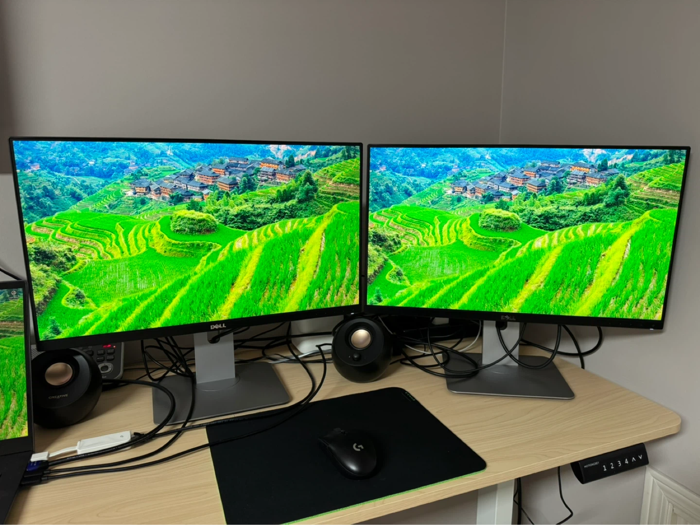 Dell UltraSharp 24” Monitor - photo 4