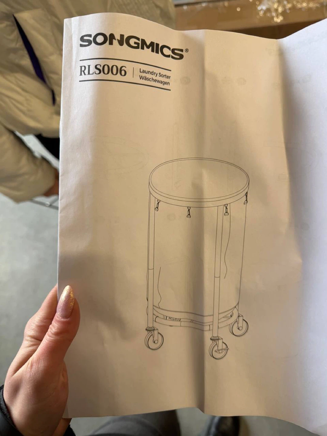 18.5-Gallon (70 L) Laundry Basket with Wheels - photo 5