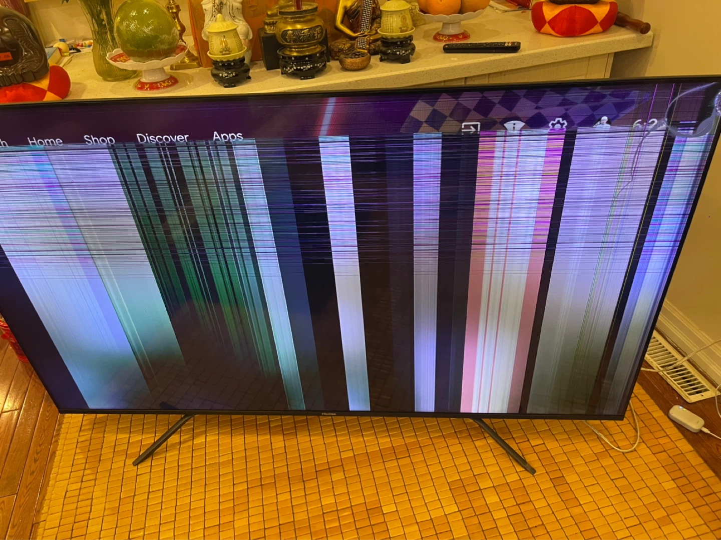 Hisense 50" LED LCD TV (Model: 6508G) - Damaged Screen - photo 2